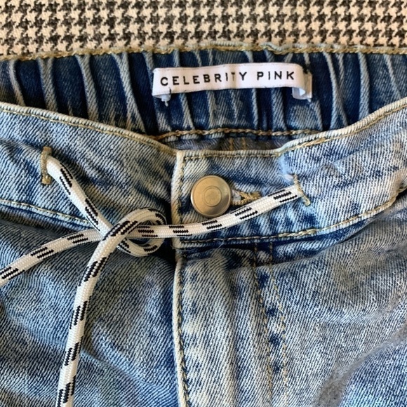 𝅺CELEBRITY Pink 100% cotton distressed light wash jeans size Large - Picture 4 of 11